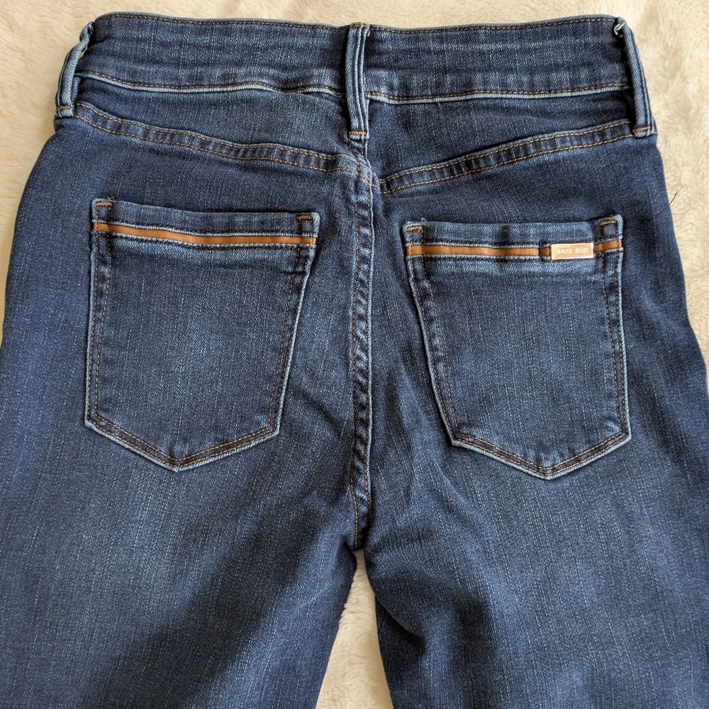 White House Black Market Everyday Soft Dark High-Rise Skinny Ankle Jeans Size 0 - Picture 4 of 11